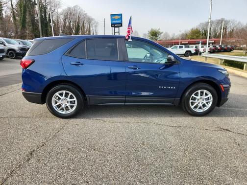2022 Chevrolet Equinox LS