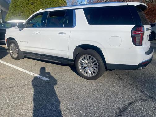 2023 Chevrolet Suburban 4WD High Country