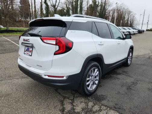 Summit White 2024 GMC Terrain SLT