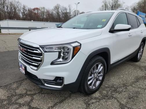 Summit White 2024 GMC Terrain SLT