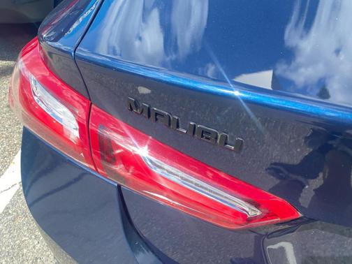2022 Chevrolet Malibu FWD LT