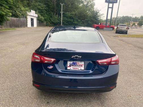 2022 Chevrolet Malibu FWD LT