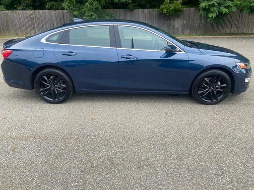2022 Chevrolet Malibu FWD LT