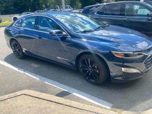 2022 Chevrolet Malibu FWD LT