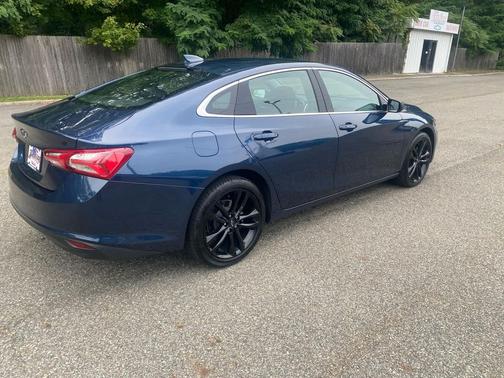 2022 Chevrolet Malibu FWD LT