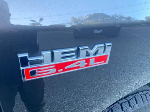 2021 RAM 2500 Big Horn Crew Cab 4x4 6'4' Box