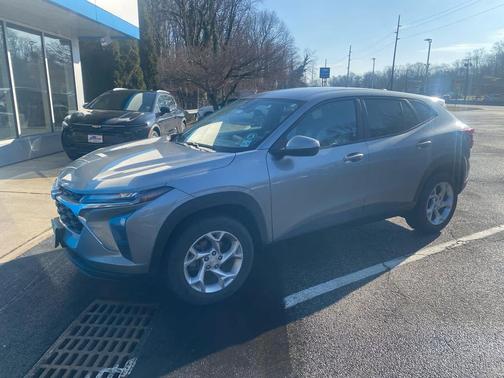 2025 Chevrolet Trax LS