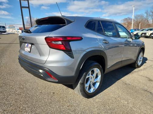 2025 Chevrolet Trax LS