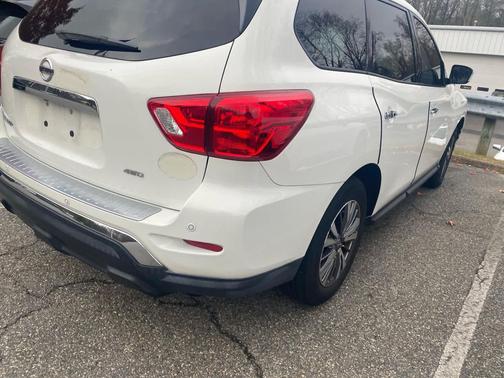 2020 Nissan Pathfinder S 4WD