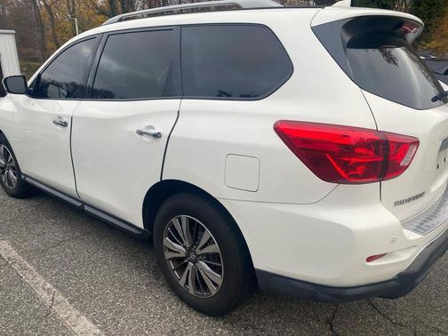 2020 Nissan Pathfinder S 4WD