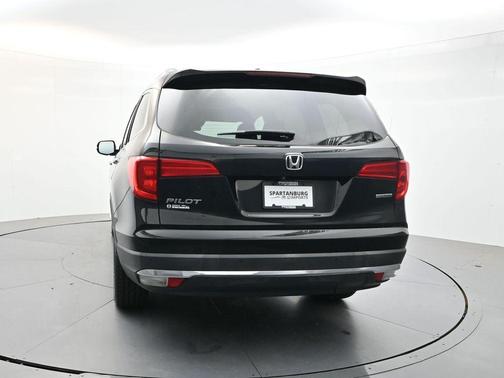 Crystal Black Pearl 2017 Honda Pilot Touring