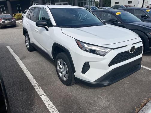 2024 Toyota RAV4 LE