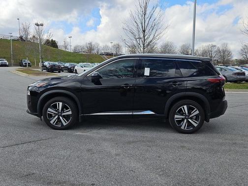 Black 2023 Nissan Rogue SL
