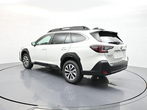 Crystal White Pearl 2025 Subaru Outback Premium