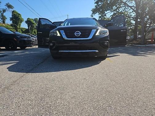 2019 Nissan Pathfinder SL
