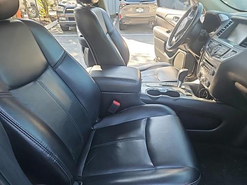 2019 Nissan Pathfinder SL