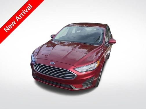 Ruby Red Metallic 2019 Ford Fusion SE