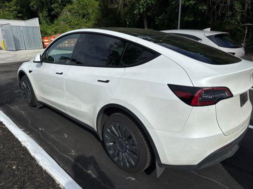 Pearl White Multi 2023 Tesla Model Y Long Range