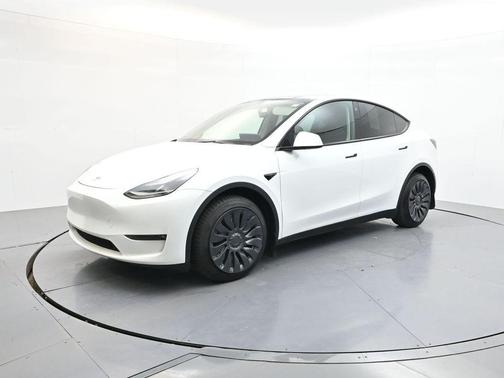 Pearl White Multi 2023 Tesla Model Y Long Range