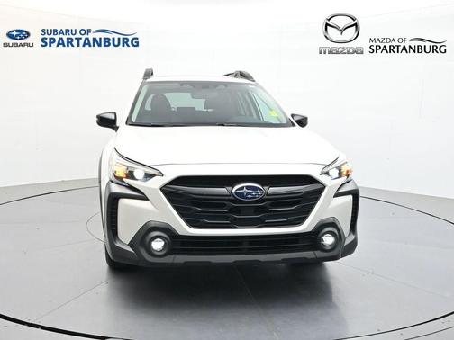 Crystal White Pearl 2025 Subaru Outback Onyx Edition