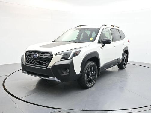 Crystal White Pearl 2024 Subaru Forester Wilderness
