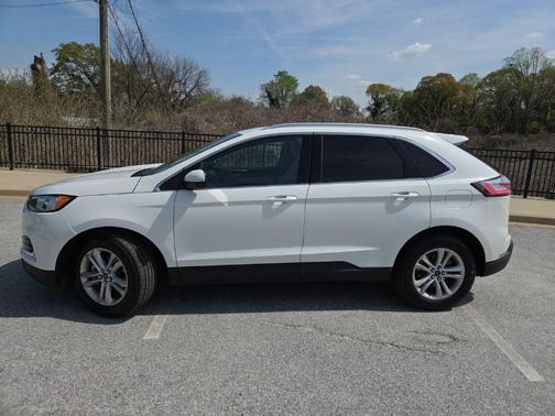 White 2020 Ford Edge SEL