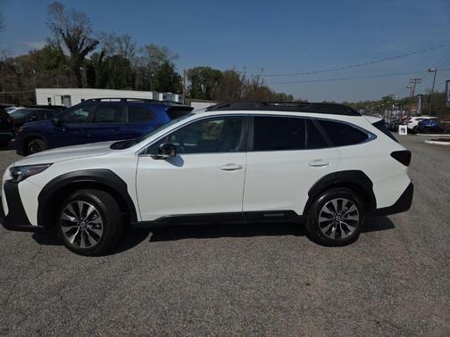 Crystal White Pearl 2024 Subaru Outback Limited XT