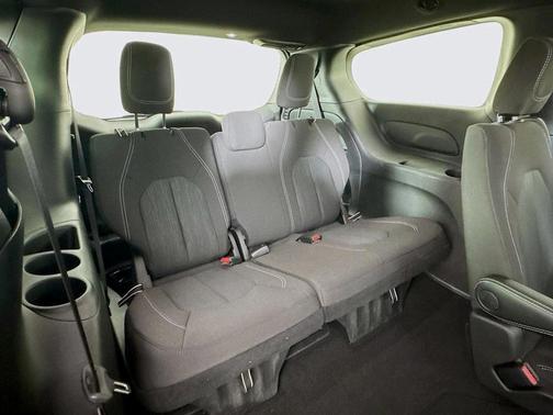 2024 Chrysler Pacifica Touring