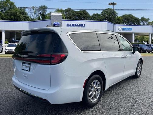 2024 Chrysler Pacifica Touring