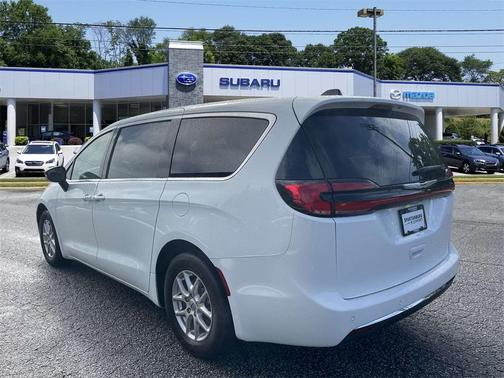 2024 Chrysler Pacifica Touring