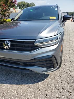 2023 Volkswagen Tiguan 2.0T SE R-Line Black