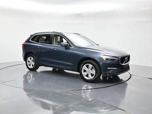 2022 Volvo XC60 B5 Momentum