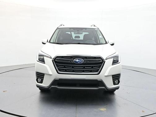 Crystal White Pearl 2024 Subaru Forester Limited