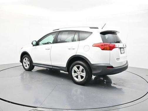 Super White 2013 Toyota RAV4 XLE