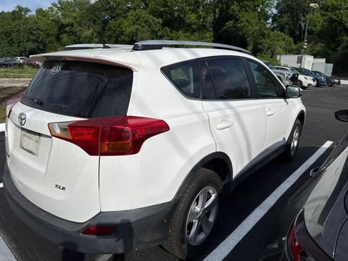Super White 2013 Toyota RAV4 XLE