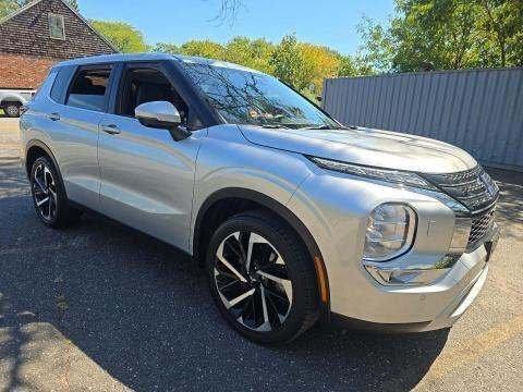 2023 Mitsubishi Outlander SE