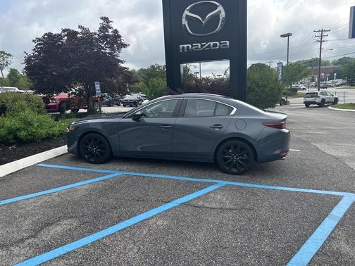 2022 Mazda Mazda3 Carbon Edition