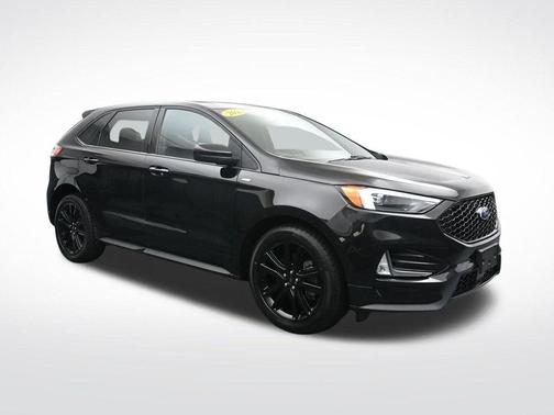 Black Metallic 2022 Ford Edge ST Line