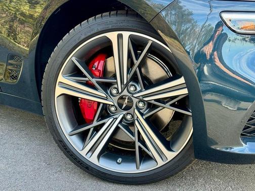 2025 Genesis G70 3.3T RWD Sport Advanced