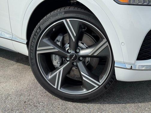 Alta White 2026 Genesis GV80 2.5T