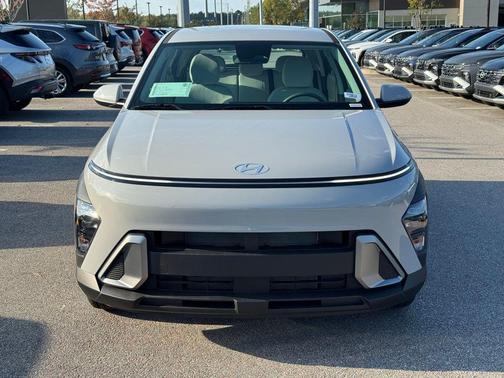 Cyber Gray Metallic 2026 Hyundai KONA SE