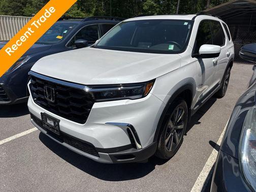 Platinum White Pearl 2025 Honda Pilot Touring 8-Passenger