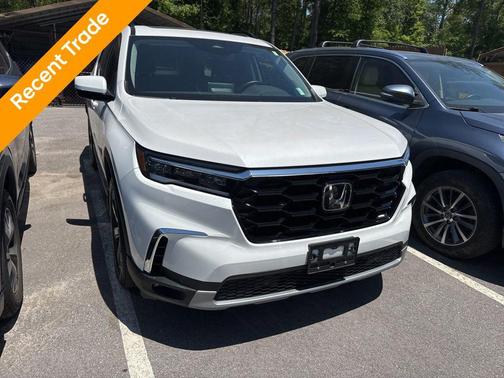 Platinum White Pearl 2025 Honda Pilot Touring 8-Passenger