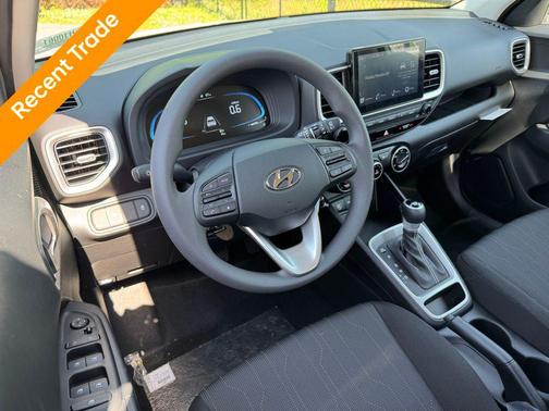 2025 Hyundai VENUE SE