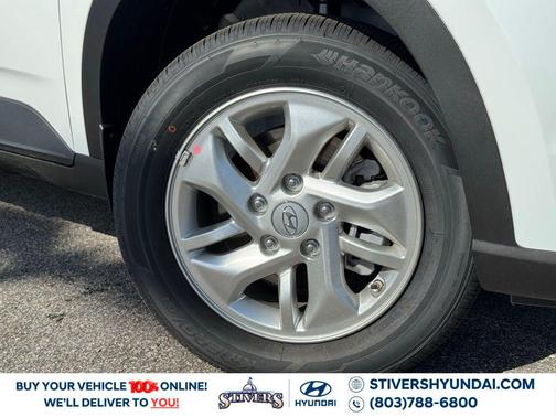 2025 Hyundai VENUE SE