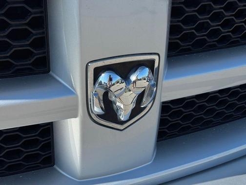 Bright Silver Metallic Clearcoat 2011 Dodge Ram 1500 SLT