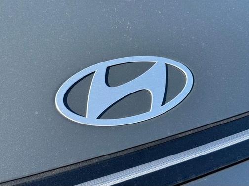 2025 Hyundai KONA SE