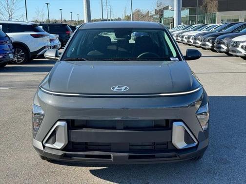2025 Hyundai KONA SE
