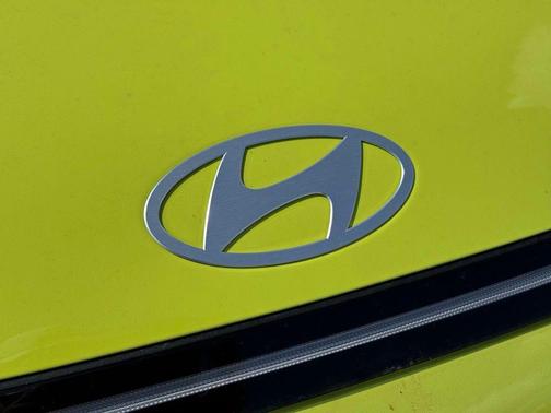 2025 Hyundai KONA SE