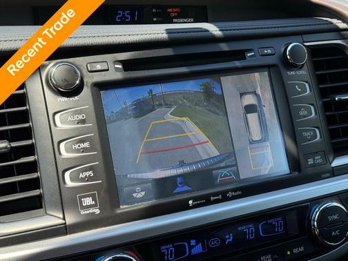 Midnight Black Metallic 2019 Toyota Highlander Hybrid Platinum